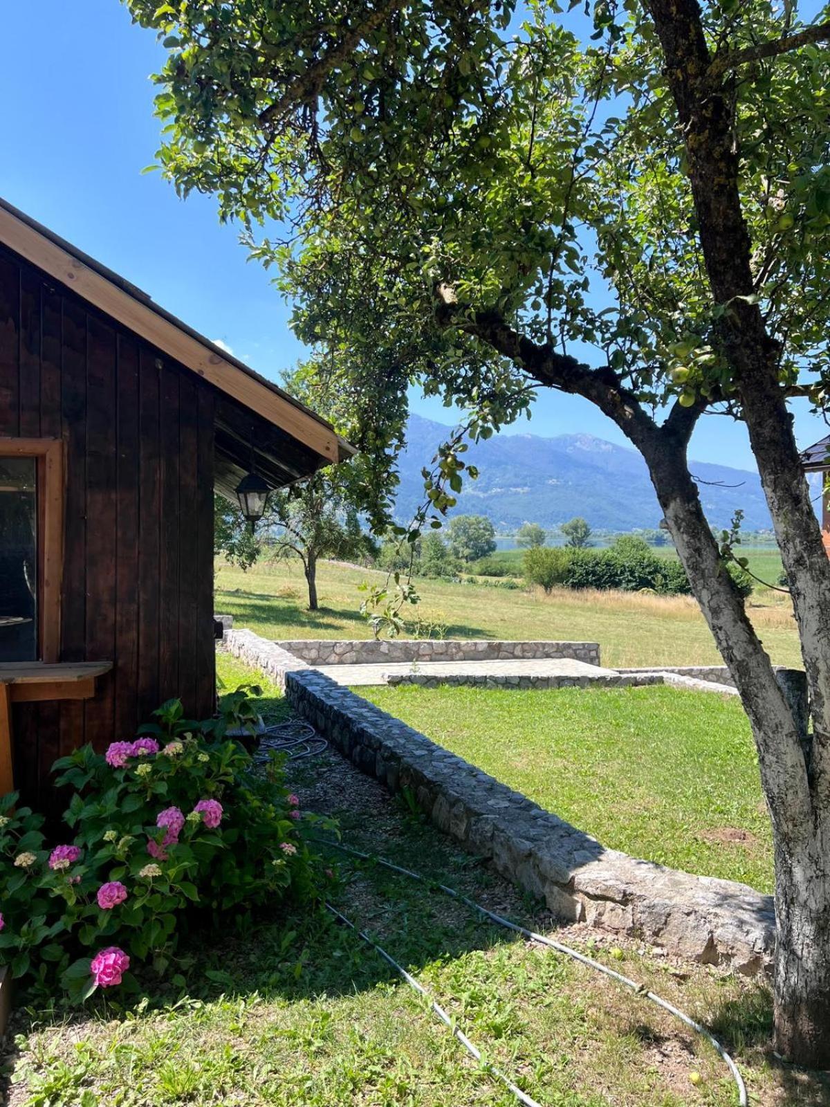Camp Hotel Lake Views Плав Экстерьер фото