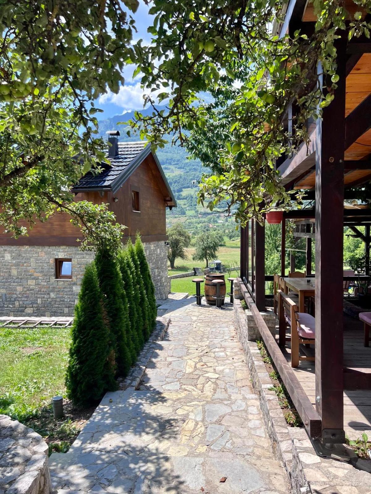 Camp Hotel Lake Views Плав Экстерьер фото