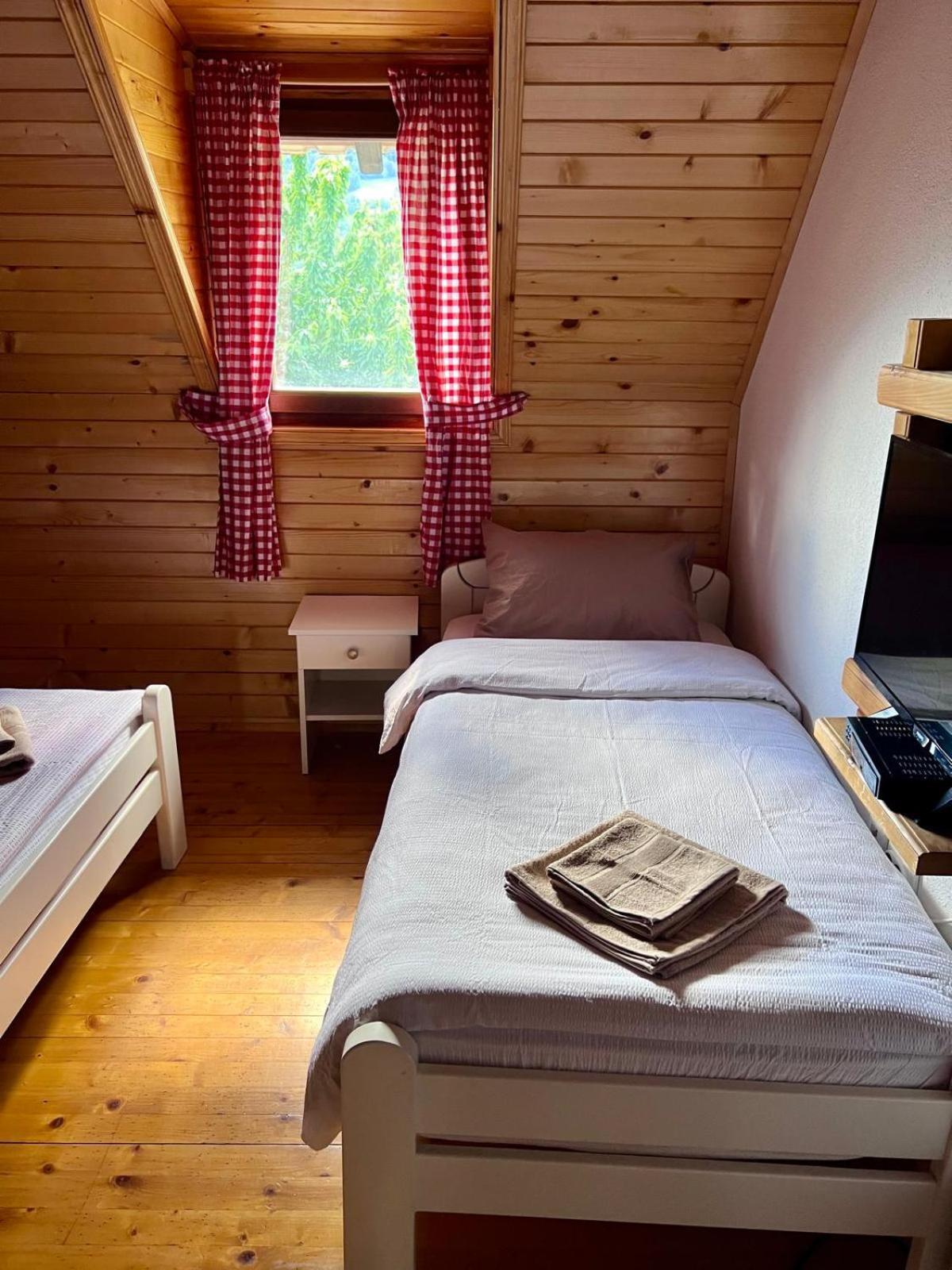 Camp Hotel Lake Views Плав Экстерьер фото