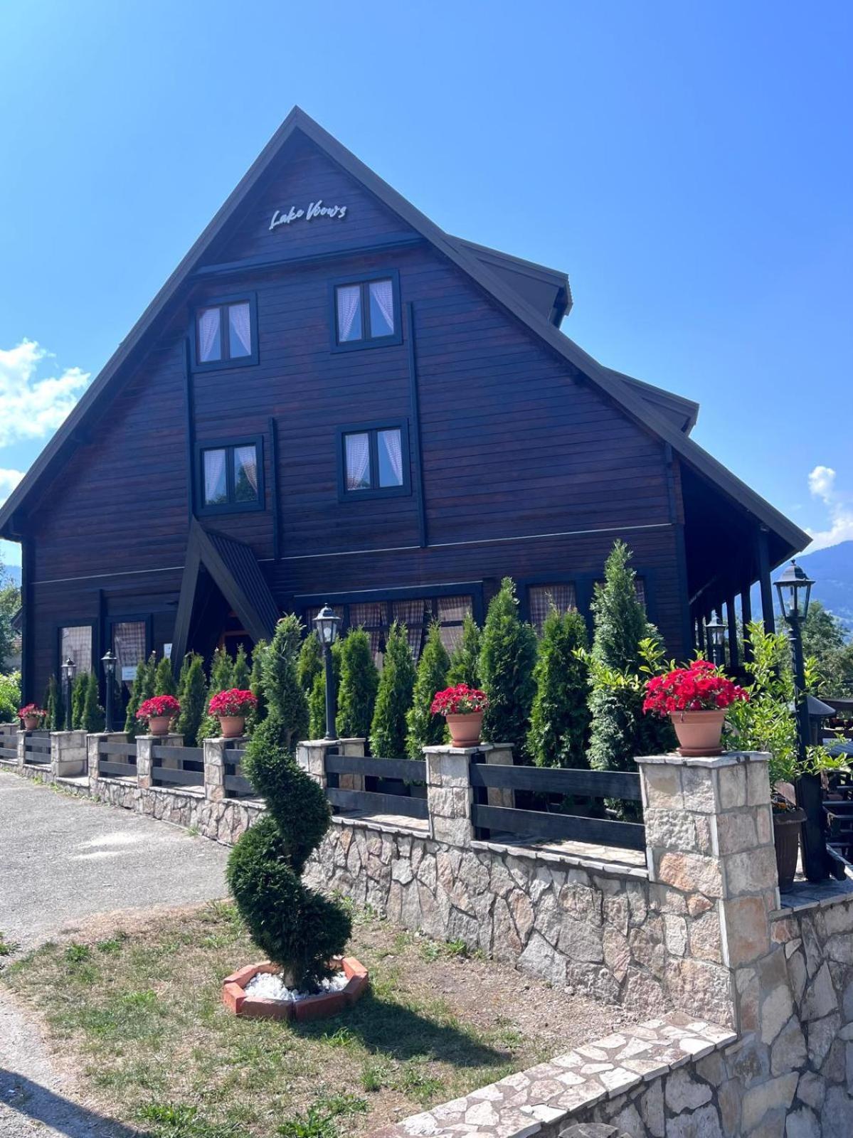 Camp Hotel Lake Views Плав Экстерьер фото
